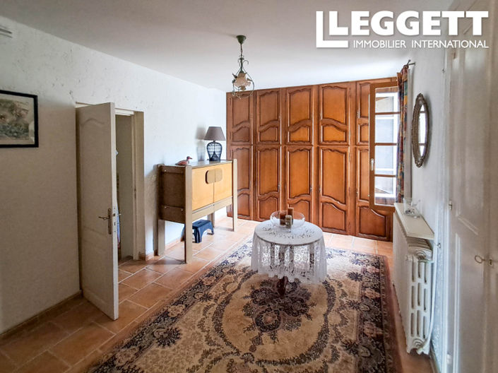 Image No.6-4 Bed House for sale