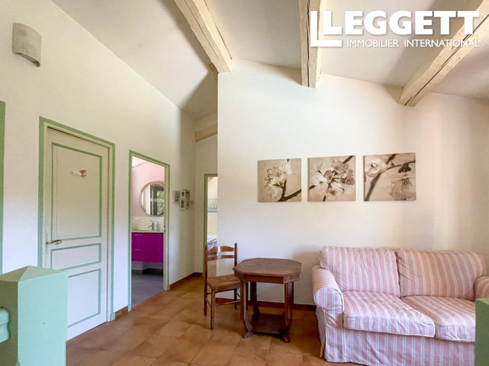 Image No.8-4 Bed House for sale