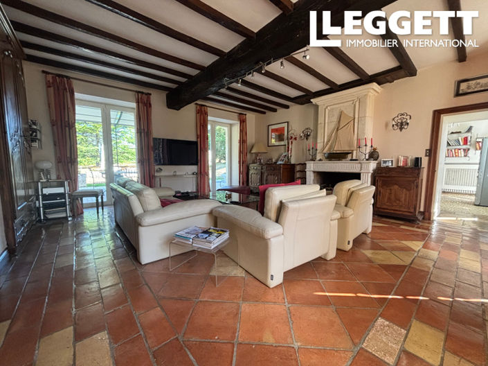 Image No.7-7 Bed House for sale