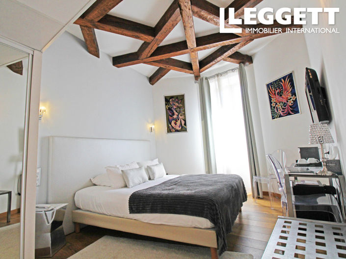 Image No.4-16 Bed Commercial for sale