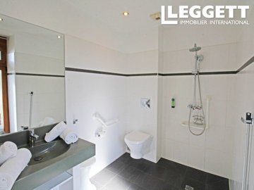 ahr0chm6ly9jzg4uagvzdglhlmltbw8vaw1hz2uvvevom