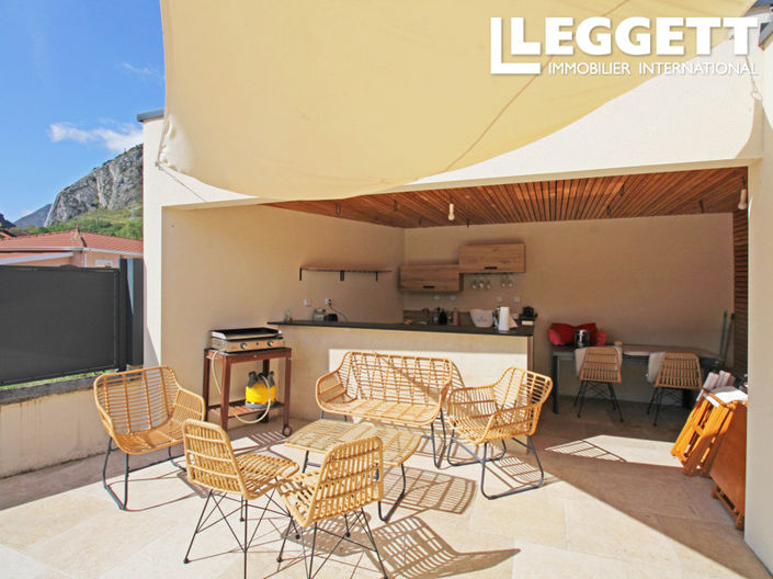 Image No.9-16 Bed Commercial for sale