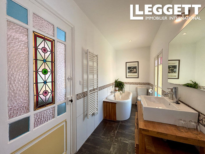 Image No.5-6 Bed House for sale