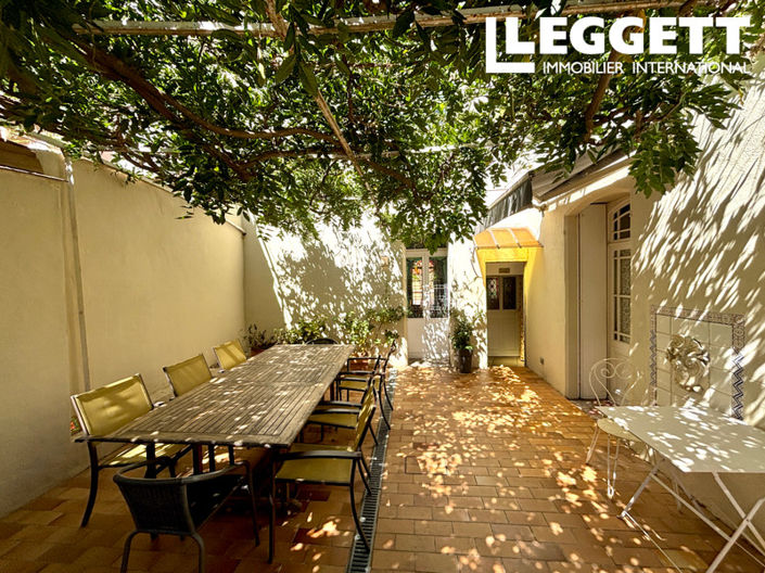 Image No.8-6 Bed House for sale