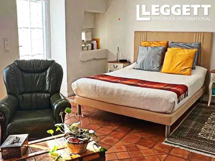 Image No.6-3 Bed House for sale