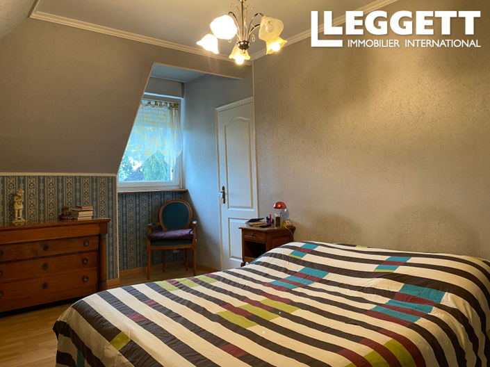 Image No.7-5 Bed House for sale