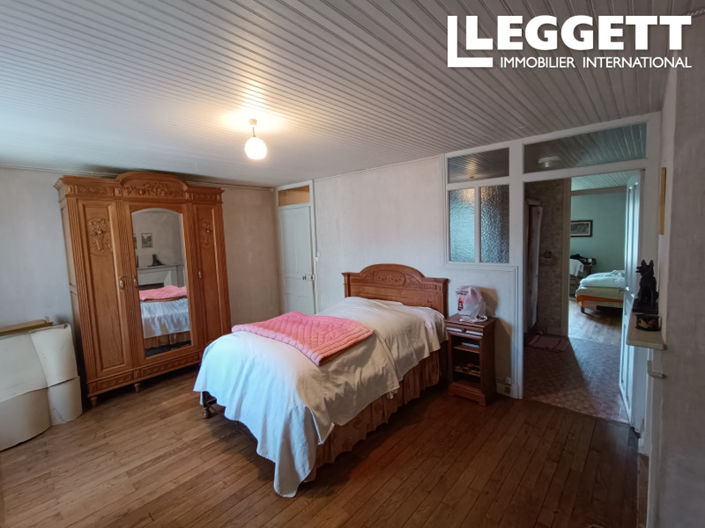 Image No.8-2 Bed House for sale