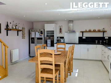 ahr0chm6ly9jzg4uagvzdglhlmltbw8vaw1hz2uvvevom