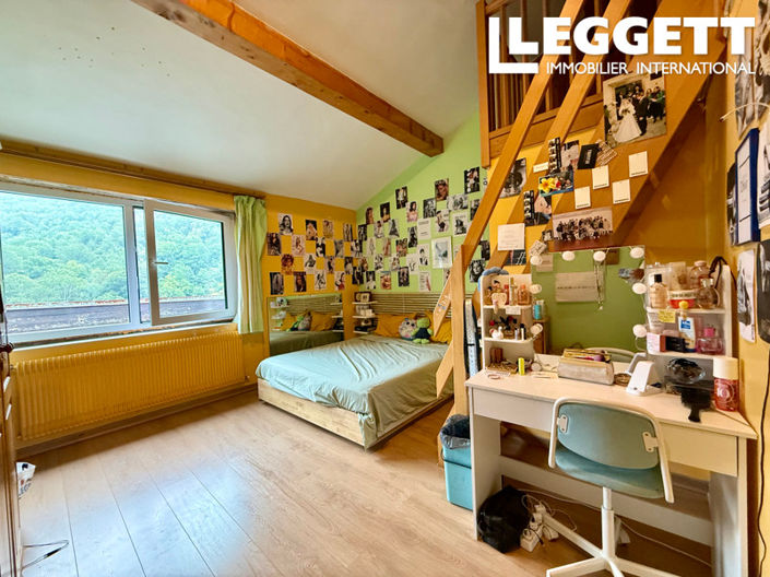 Image No.7-6 Bed House for sale