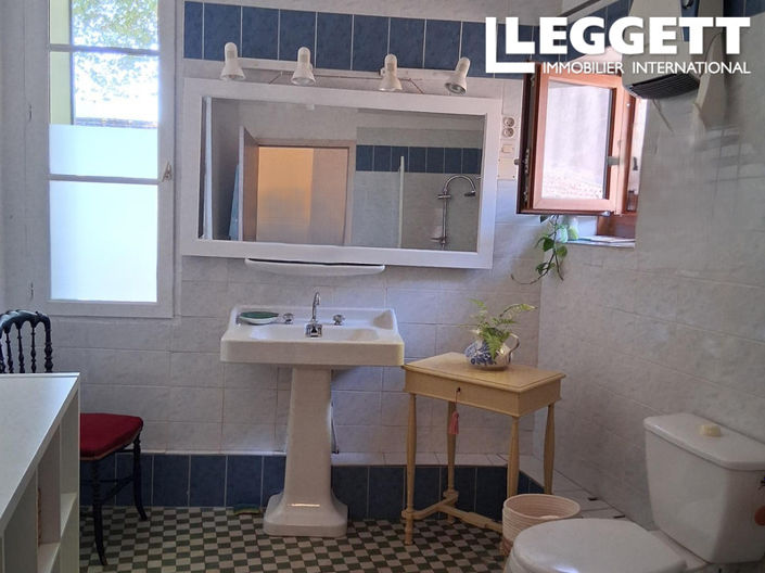 Image No.8-4 Bed House for sale