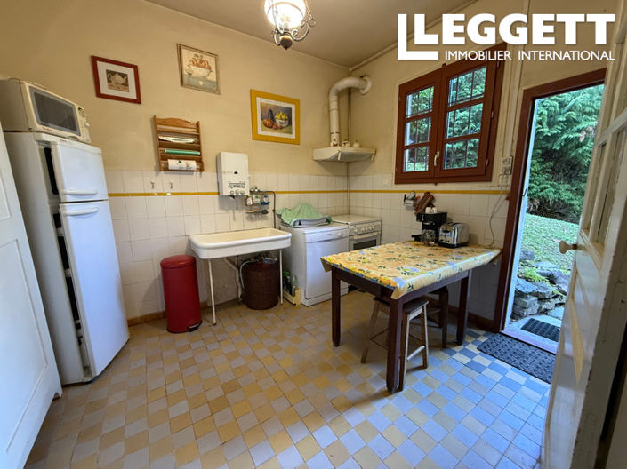 Image No.6-6 Bed House for sale