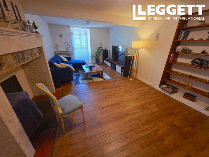 Image No.10-3 Bed House for sale