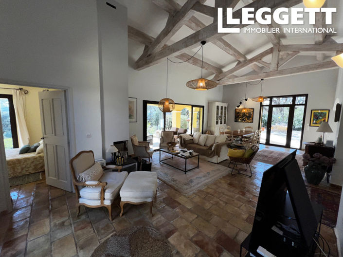 Image No.2-4 Bed House for sale