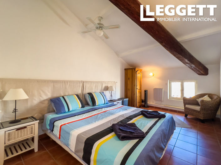 Image No.6-4 Bed House for sale