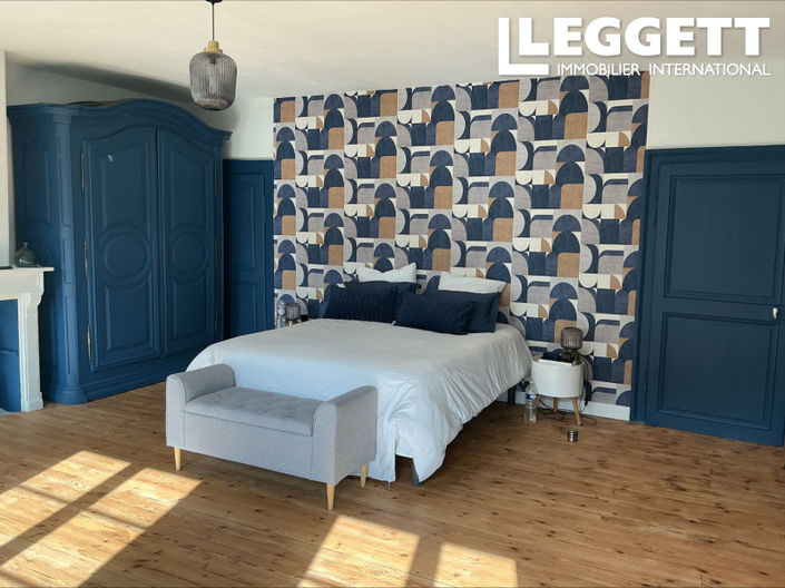 Image No.7-5 Bed Chateaux for sale