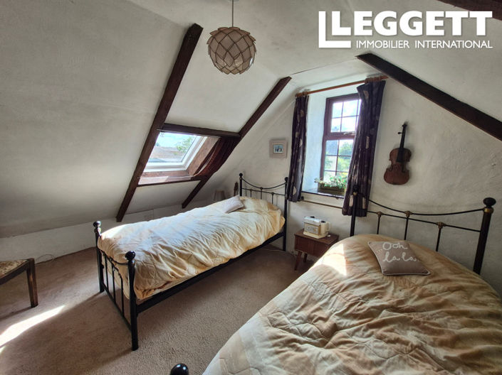 Image No.8-2 Bed House for sale