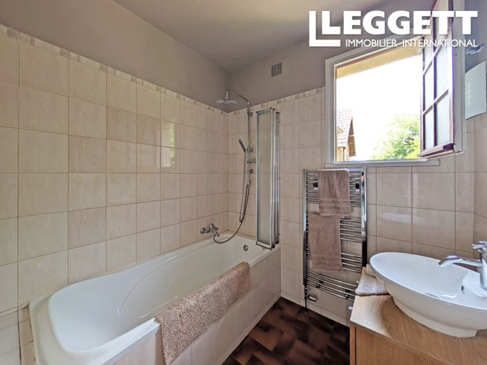 Image No.8-4 Bed House for sale