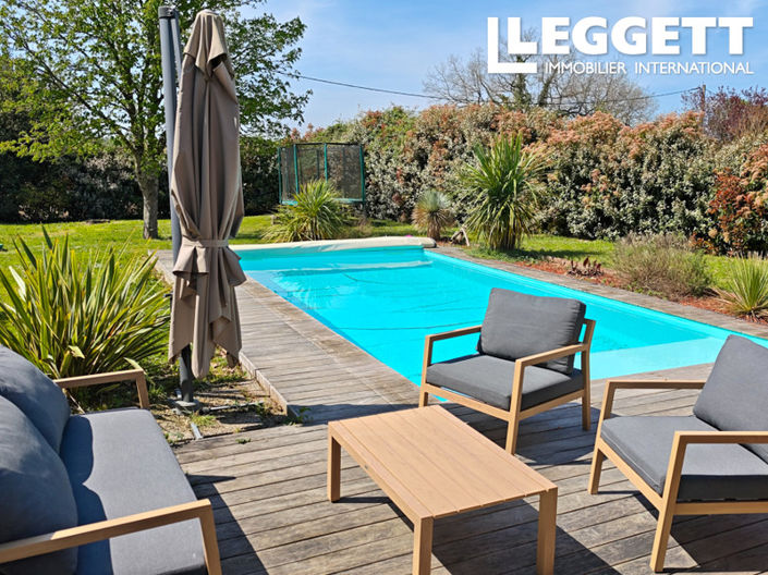 Image No.2-4 Bed House for sale