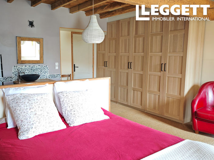 Image No.6-4 Bed House for sale