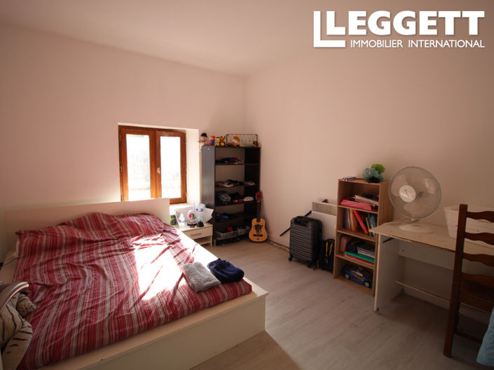 Image No.10-3 Bed House for sale