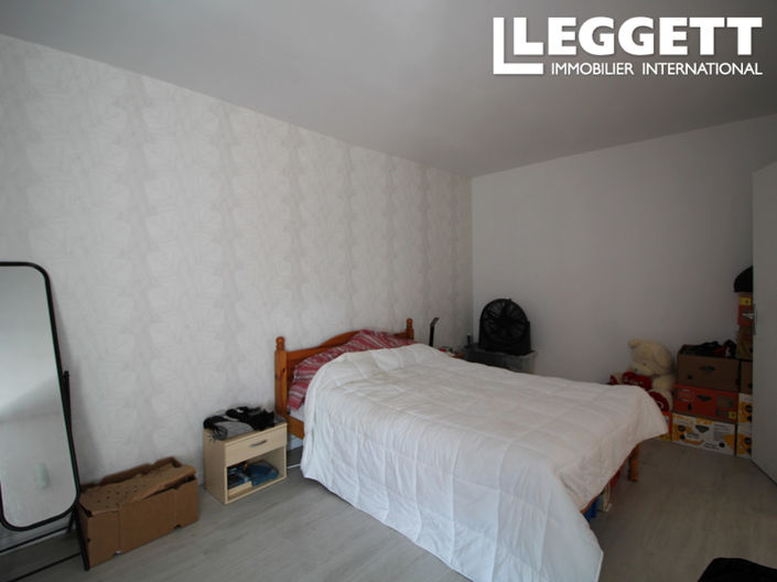 Image No.8-3 Bed House for sale