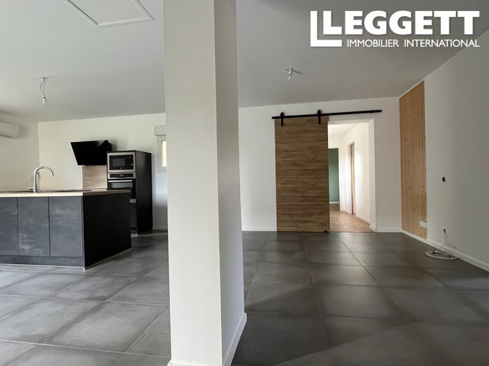 Image No.8-5 Bed House for sale