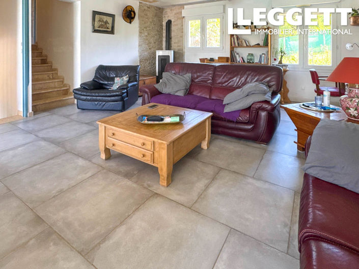 Image No.8-3 Bed House for sale