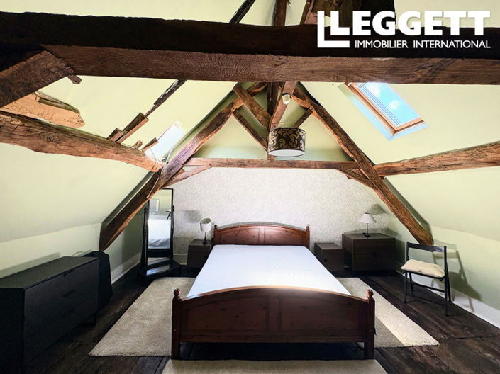 Image No.8-5 Bed House for sale