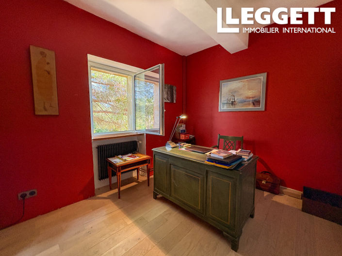 Image No.10-6 Bed House for sale