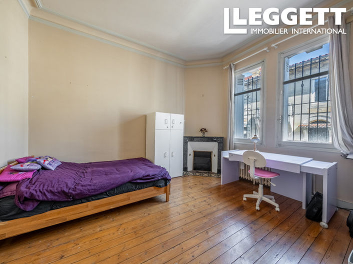 Image No.7-5 Bed House for sale