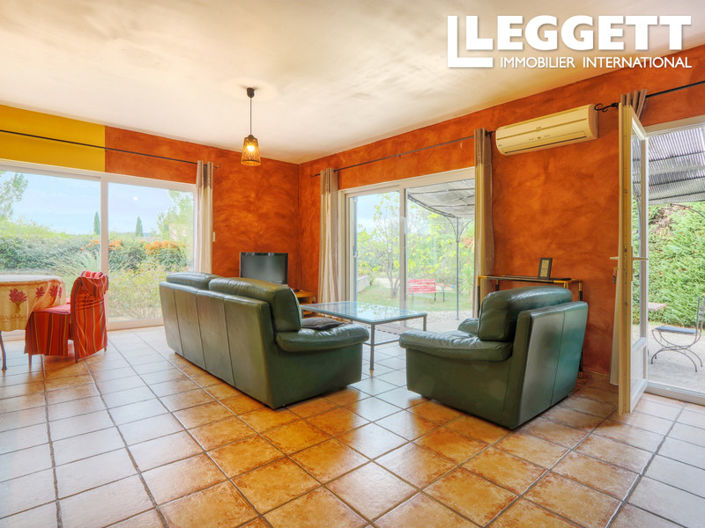 Image No.6-5 Bed House for sale