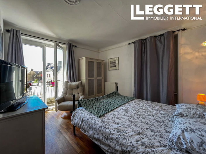 Image No.7-4 Bed Commercial for sale