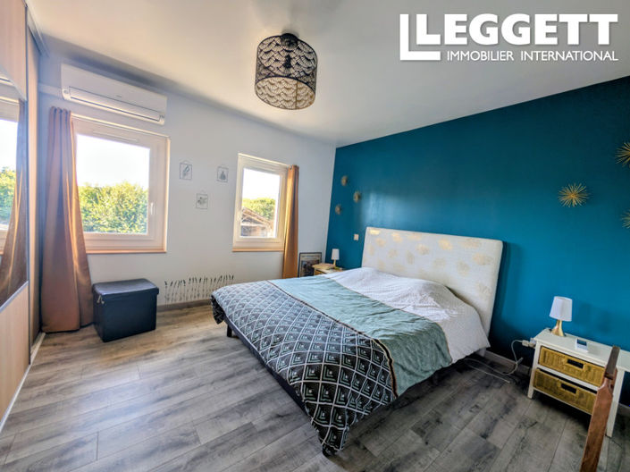 Image No.5-2 Bed House for sale