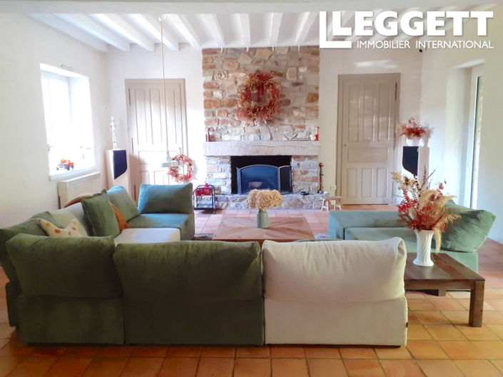 Image No.10-3 Bed House for sale