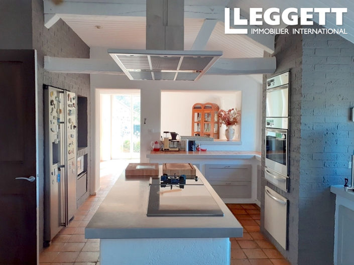 Image No.8-3 Bed House for sale