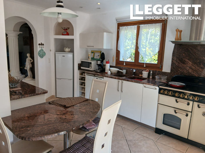 Image No.10-4 Bed House for sale