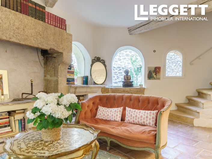 Image No.9-6 Bed House for sale