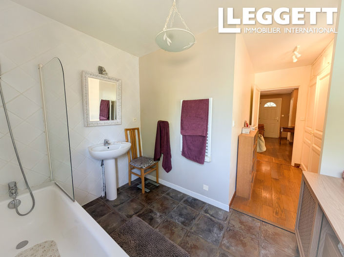 Image No.7-4 Bed House for sale