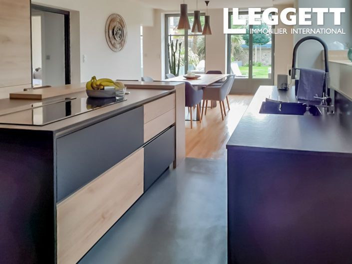 Image No.4-6 Bed House for sale