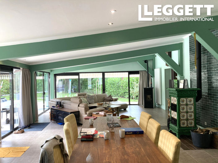 Image No.8-5 Bed House for sale