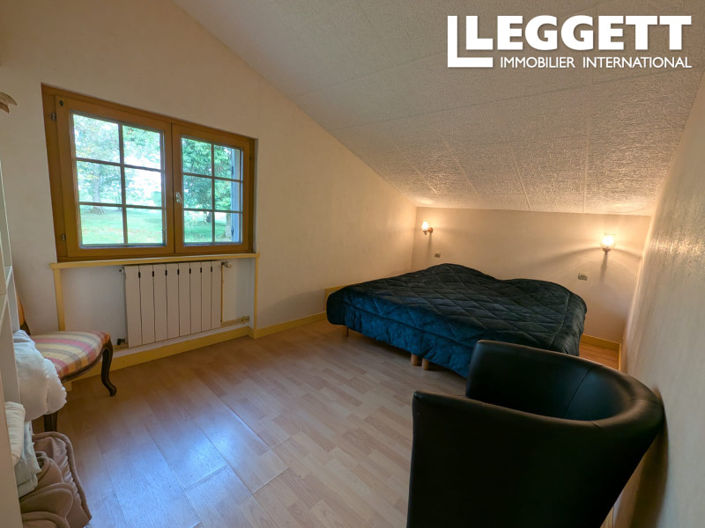 Image No.8-7 Bed House for sale