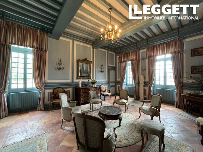 Image No.7-6 Bed Chateaux for sale