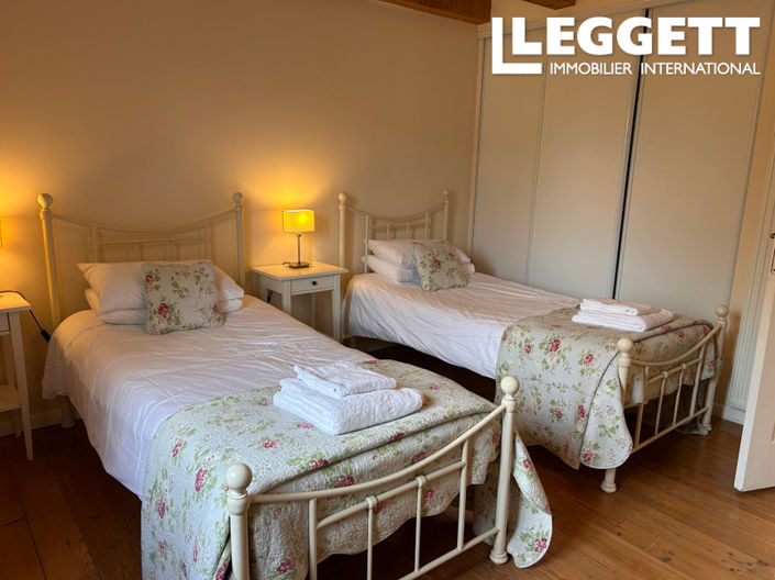 Image No.6-2 Bed House for sale