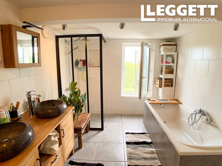 Image No.6-3 Bed House for sale