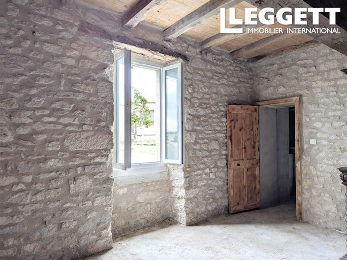 Image No.10-5 Bed House for sale