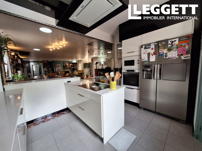 Image No.9-5 Bed House for sale