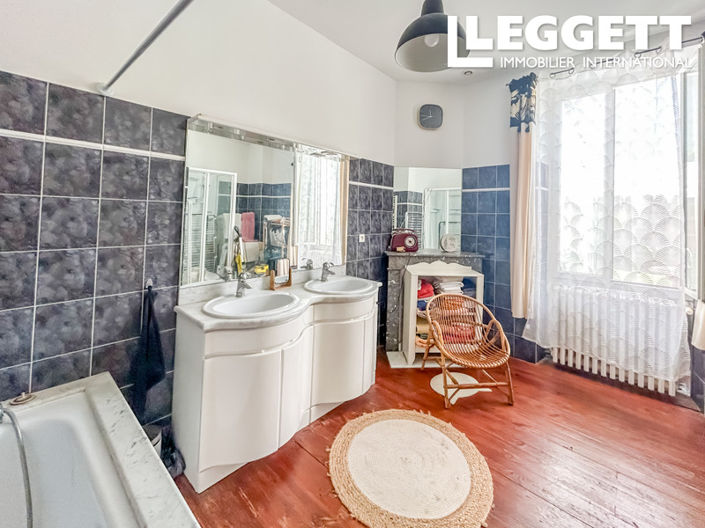 Image No.9-3 Bed House for sale