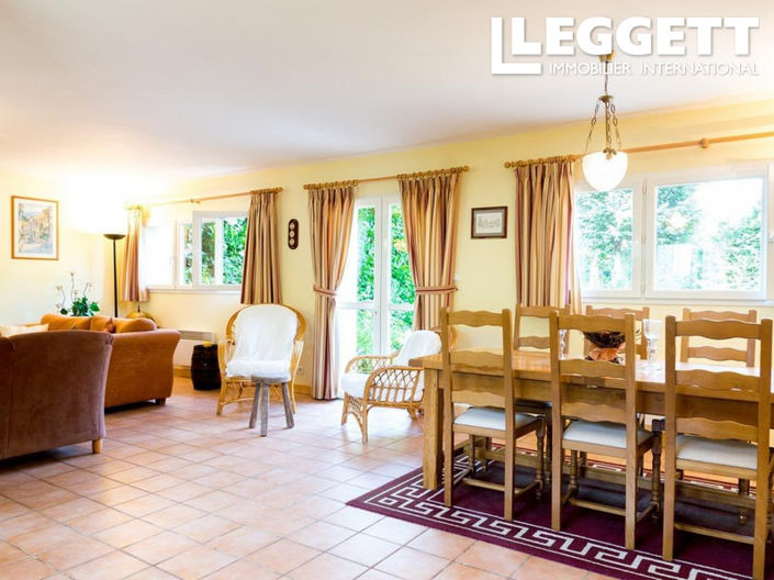 Image No.2-6 Bed House for sale