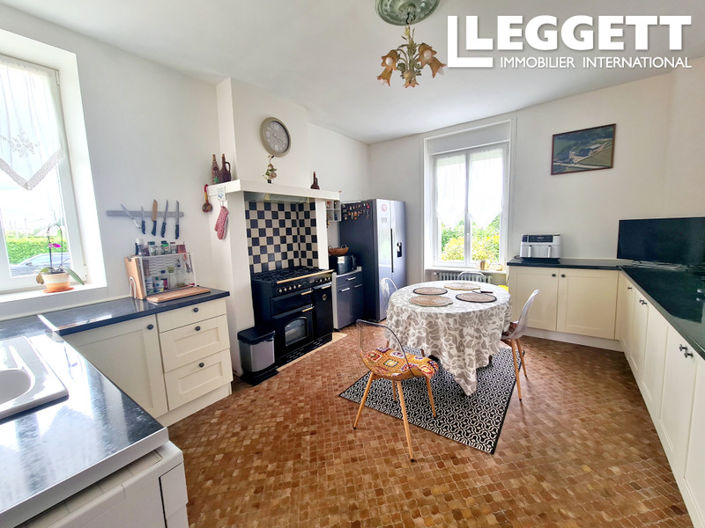 Image No.2-4 Bed House for sale