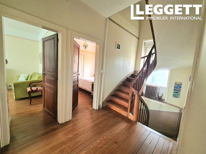 Image No.6-4 Bed House for sale